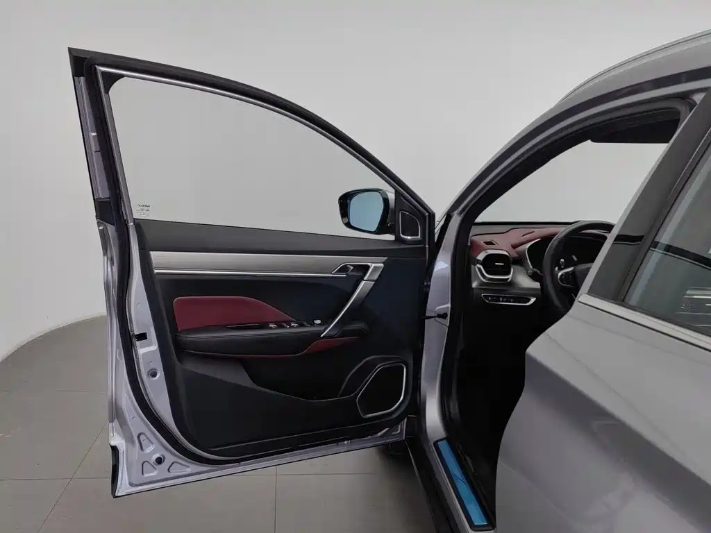 Geely Binyue — миниатюра 8