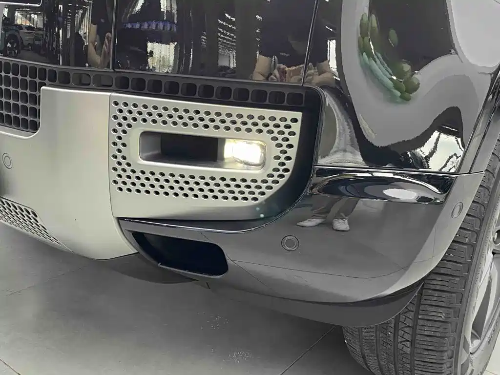 Land Rover Defender — миниатюра 28