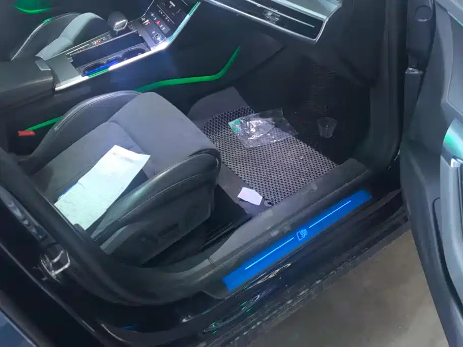 Audi A7L — миниатюра 8