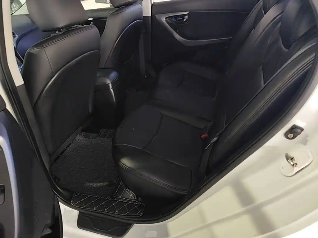 Hyundai Elantra Langdong — миниатюра 17
