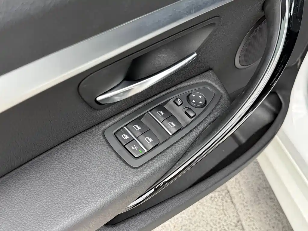 BMW 3 Series GT — миниатюра 12