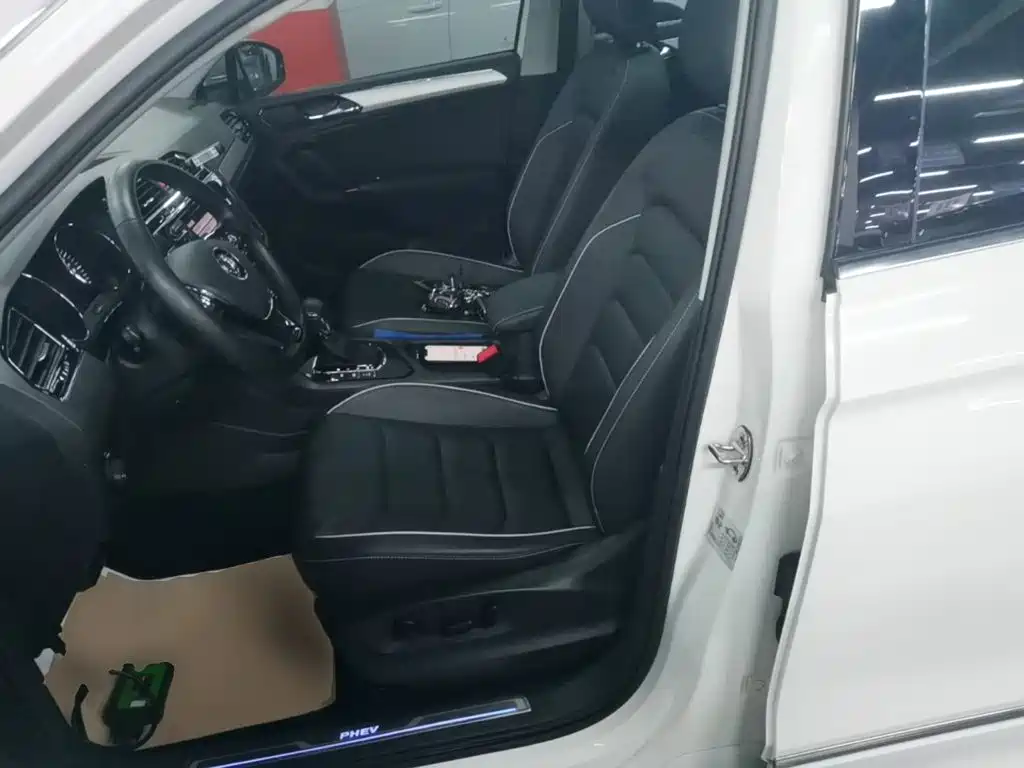 Volkswagen Tiguan L PHEV — миниатюра 15