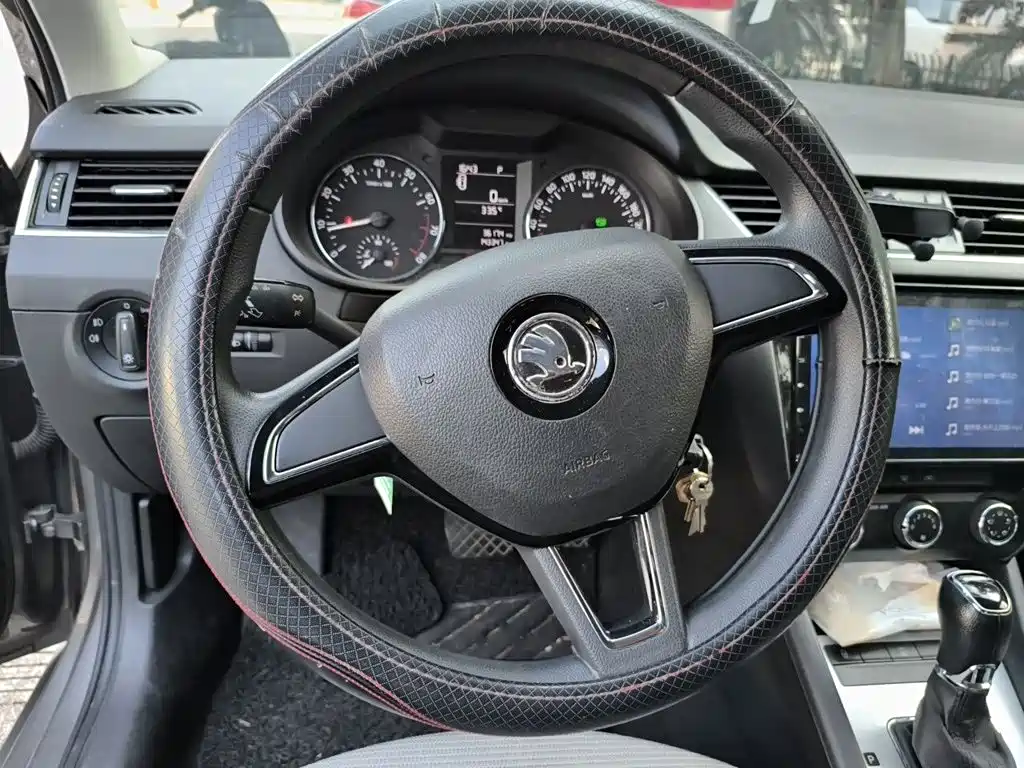 Skoda Octavia — миниатюра 3