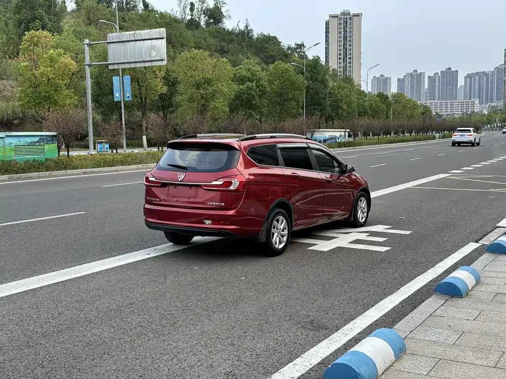 Baojun 310W — миниатюра 5