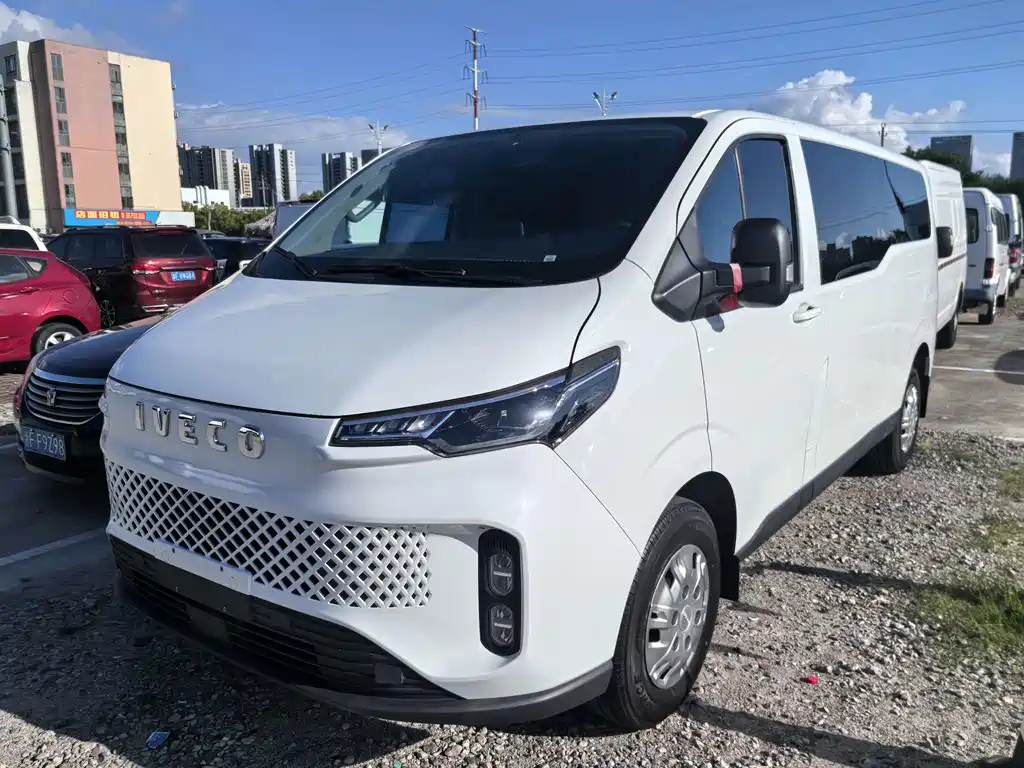 IVECO Juxing — миниатюра 2