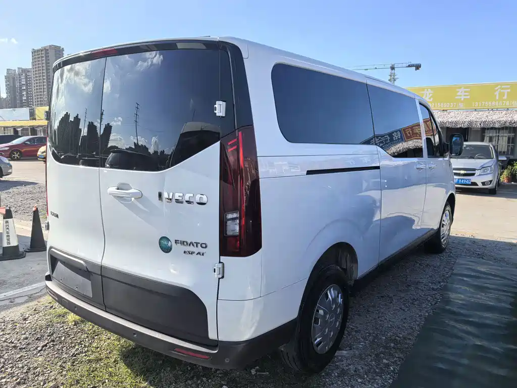 IVECO Juxing — миниатюра 4