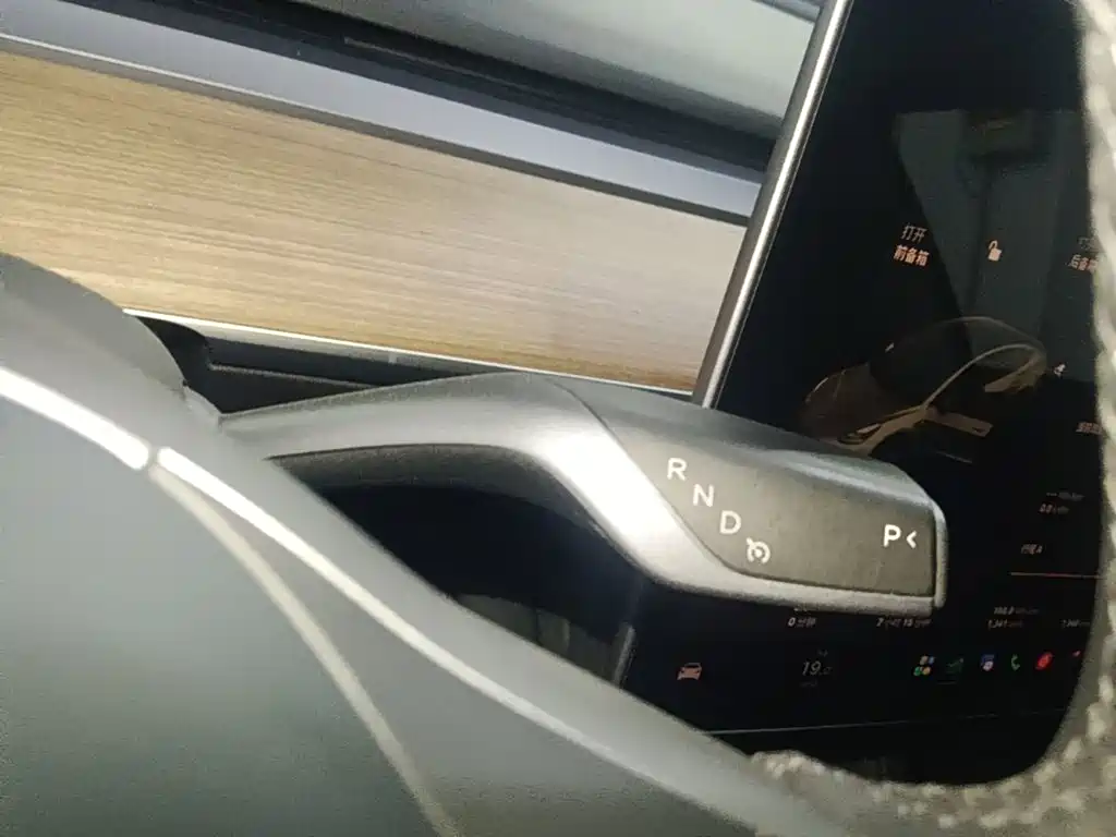 Tesla Model 3 — миниатюра 14