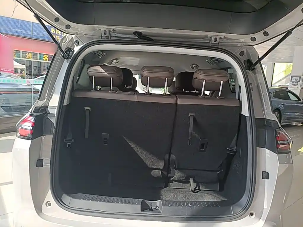 Wuling Звездный свет 730 Новая энергия — миниатюра 19