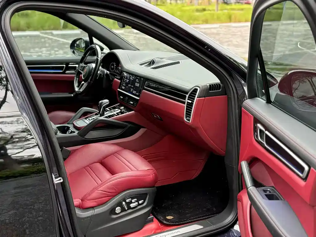 Porsche Cayenne — миниатюра 5