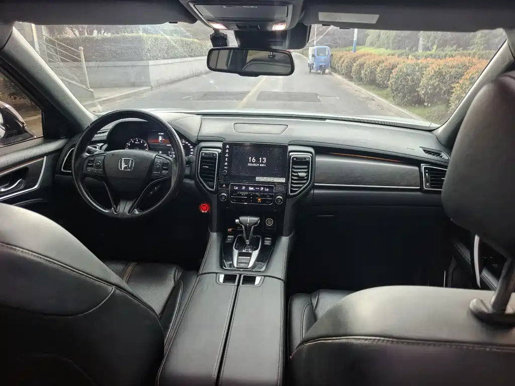 Honda UR-V — миниатюра 7