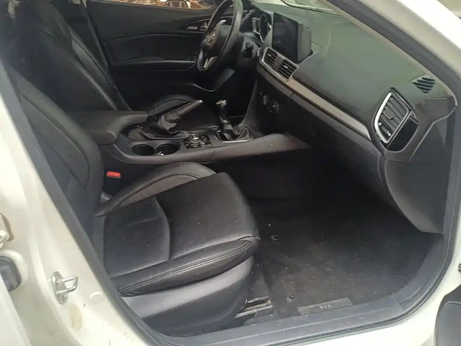 Mazda 3 Axela — миниатюра 8