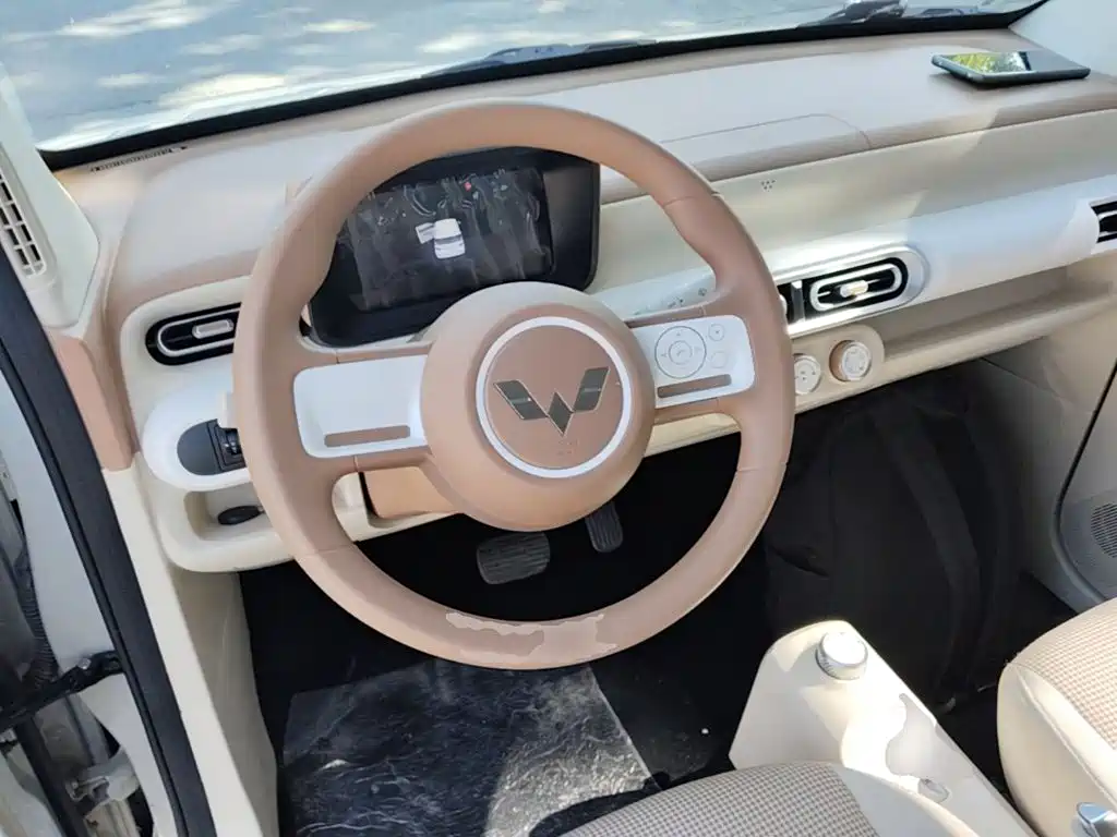 Wuling MINIEV — миниатюра 11