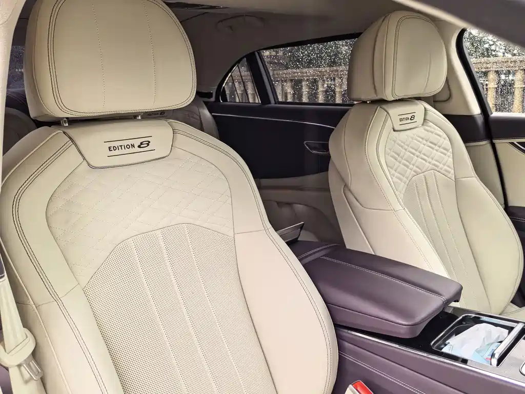 Bentley Flying Spur 2024 V8 Edition 8