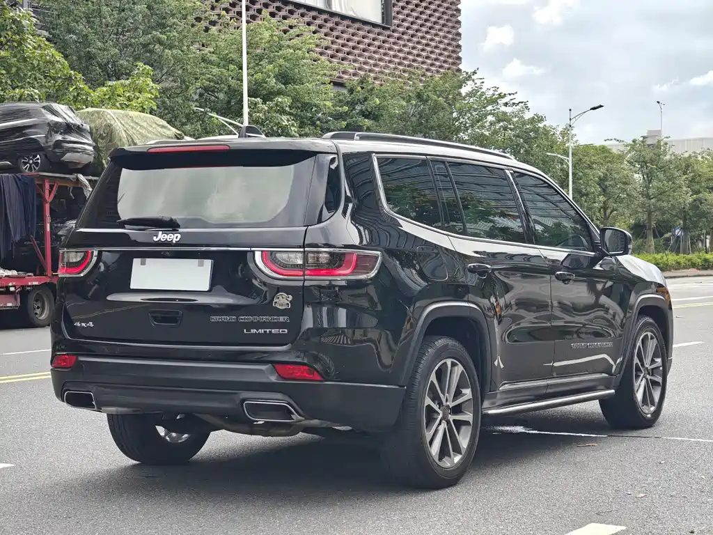 JEEP GRAND COMMANDER