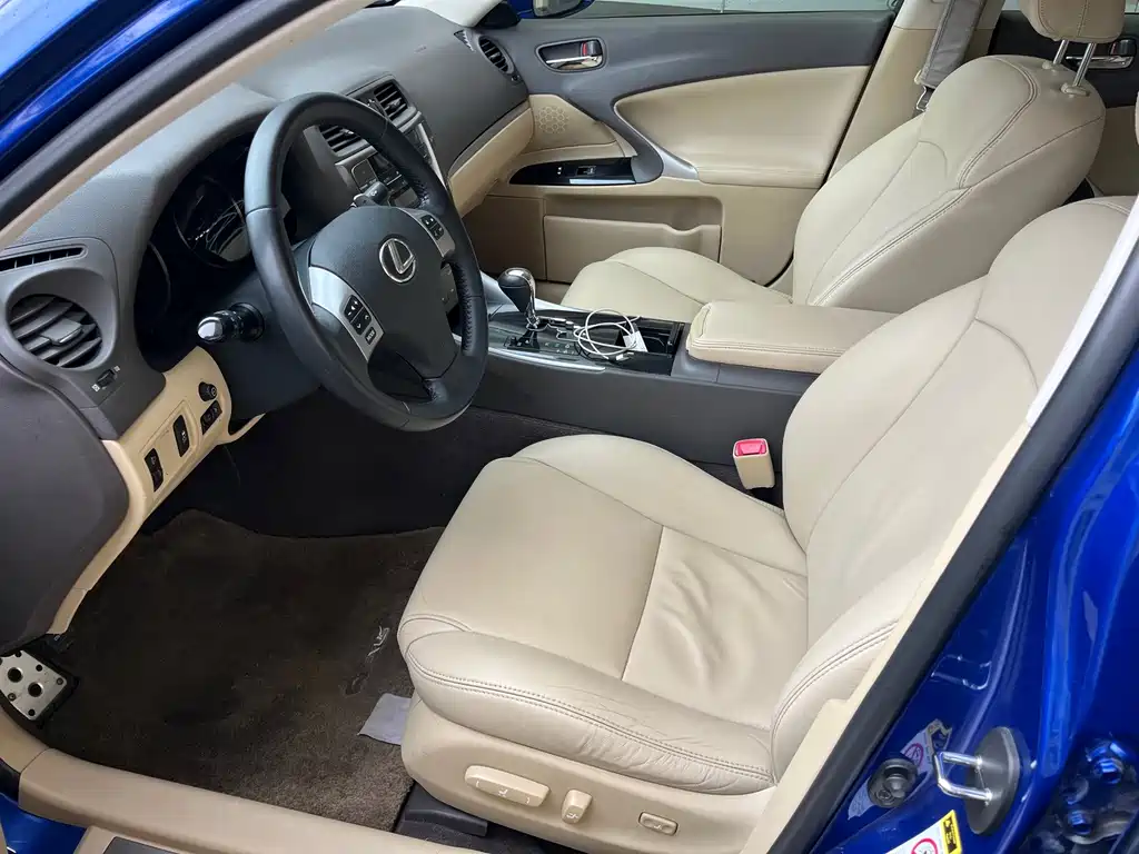 Lexus IS — миниатюра 9