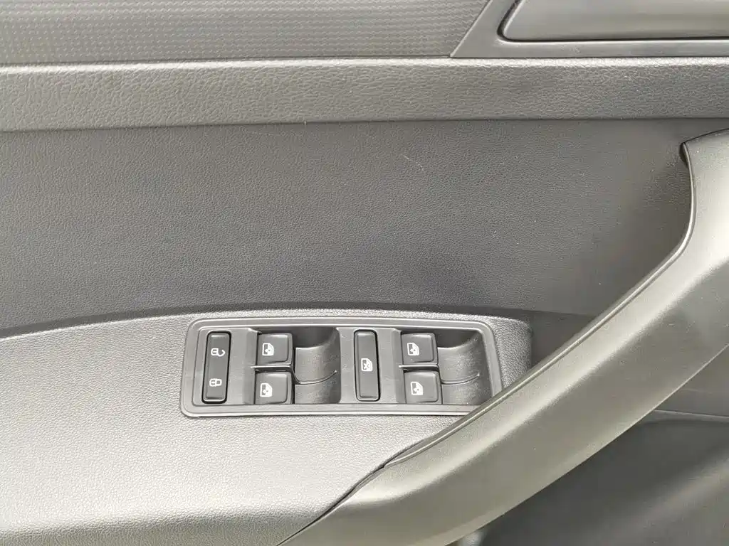 Volkswagen Santana — миниатюра 9
