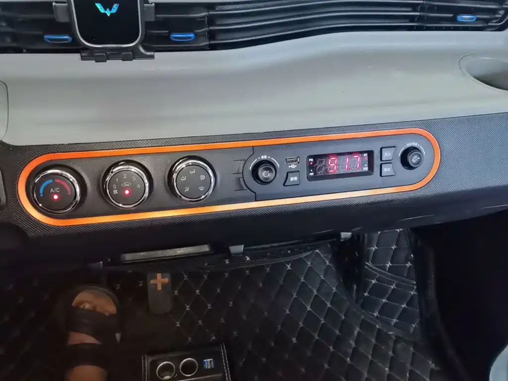 Wuling MINIEV — миниатюра 13