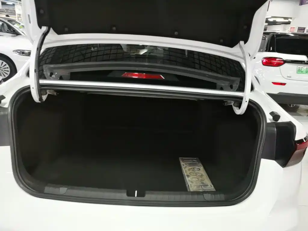 Geely Emgrand — миниатюра 19