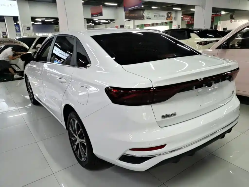 Geely Emgrand — миниатюра 5