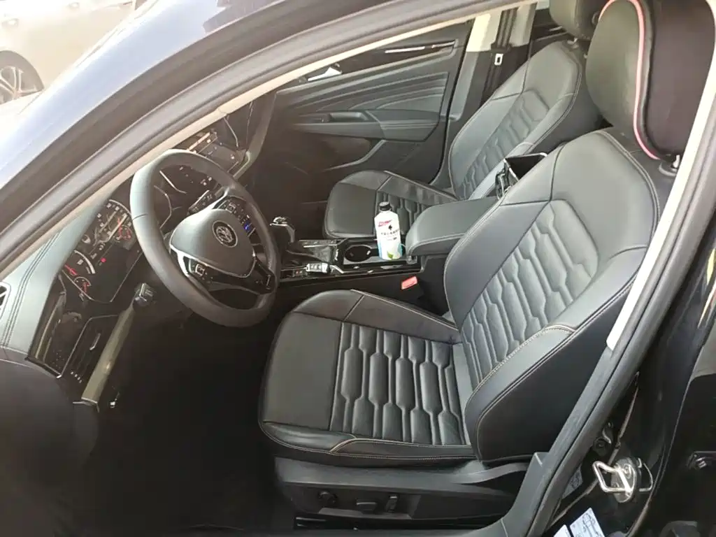Volkswagen Passat PHEV — миниатюра 15