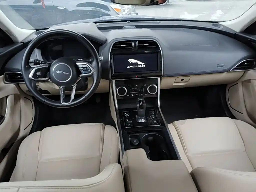 Jaguar XEL — миниатюра 10