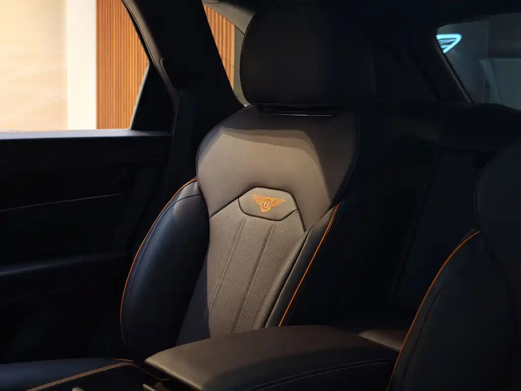 Bentley Bentayga — миниатюра 13