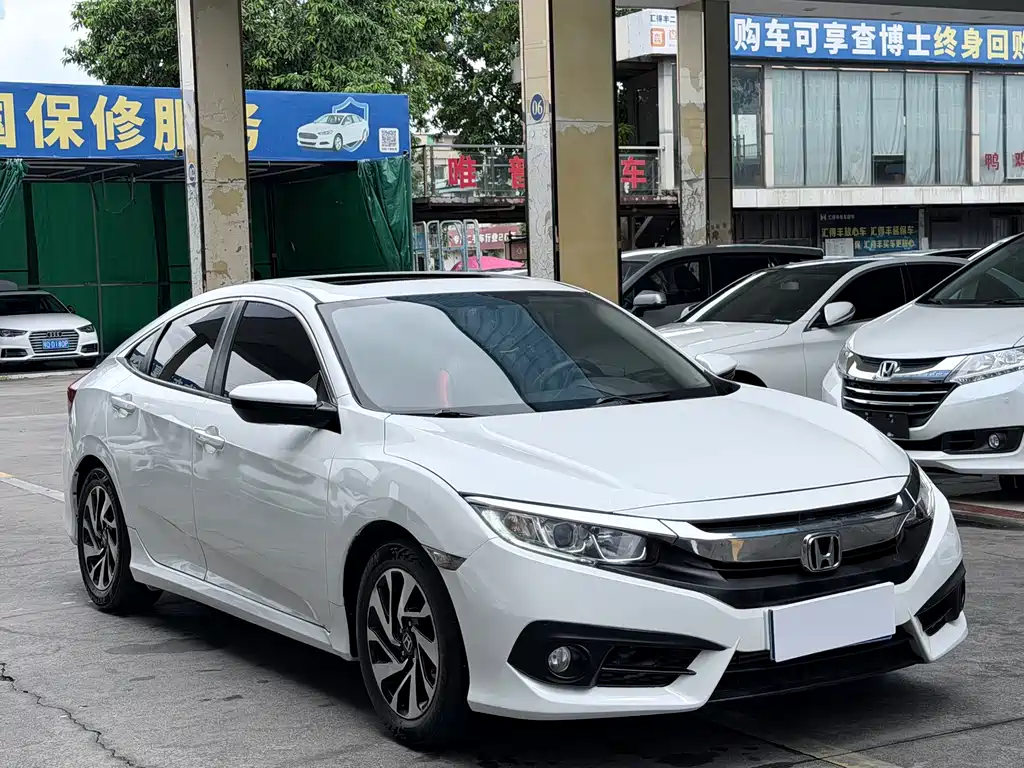 Honda Civic 2016 220TURBO CVT Luxury