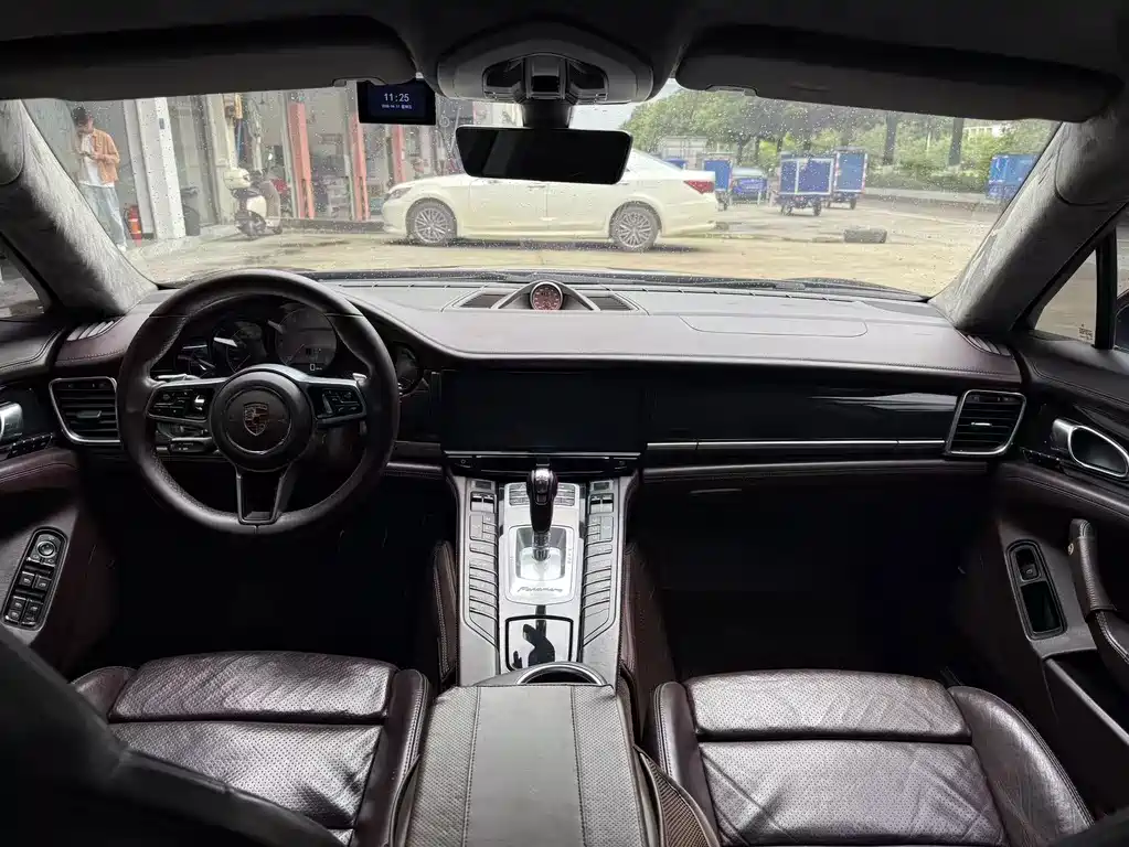 Porsche Panamera — миниатюра 4