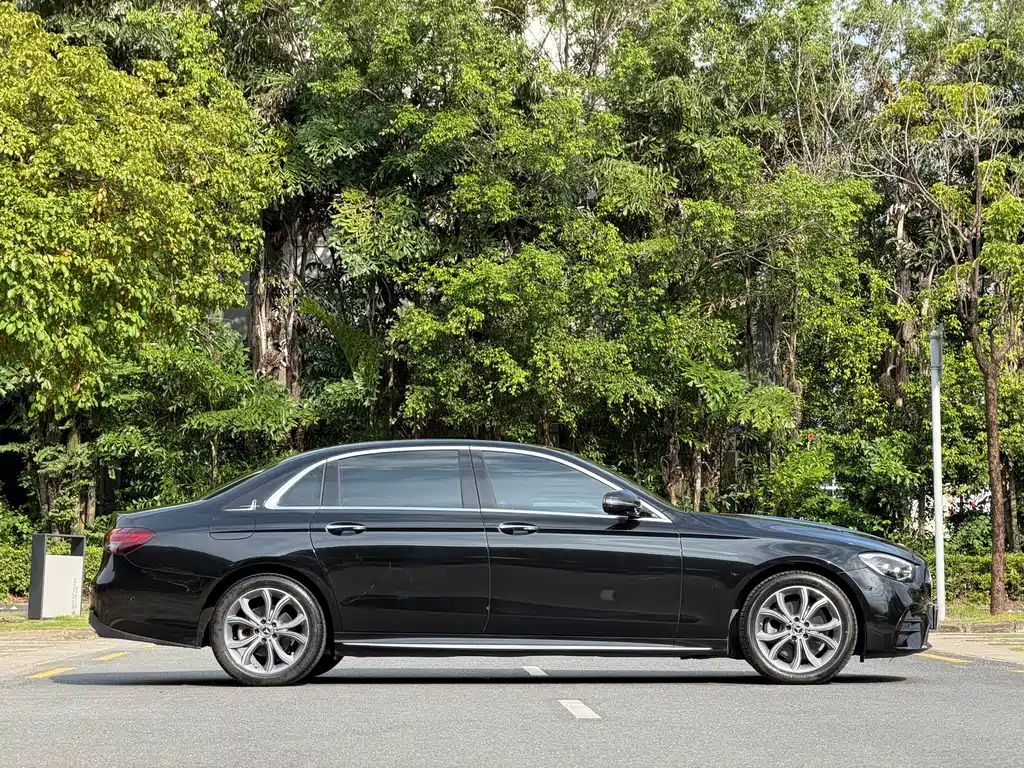 Mercedes-Benz E-Class — миниатюра 15