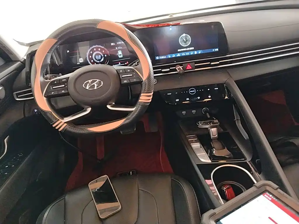 Hyundai Elantra — миниатюра 10