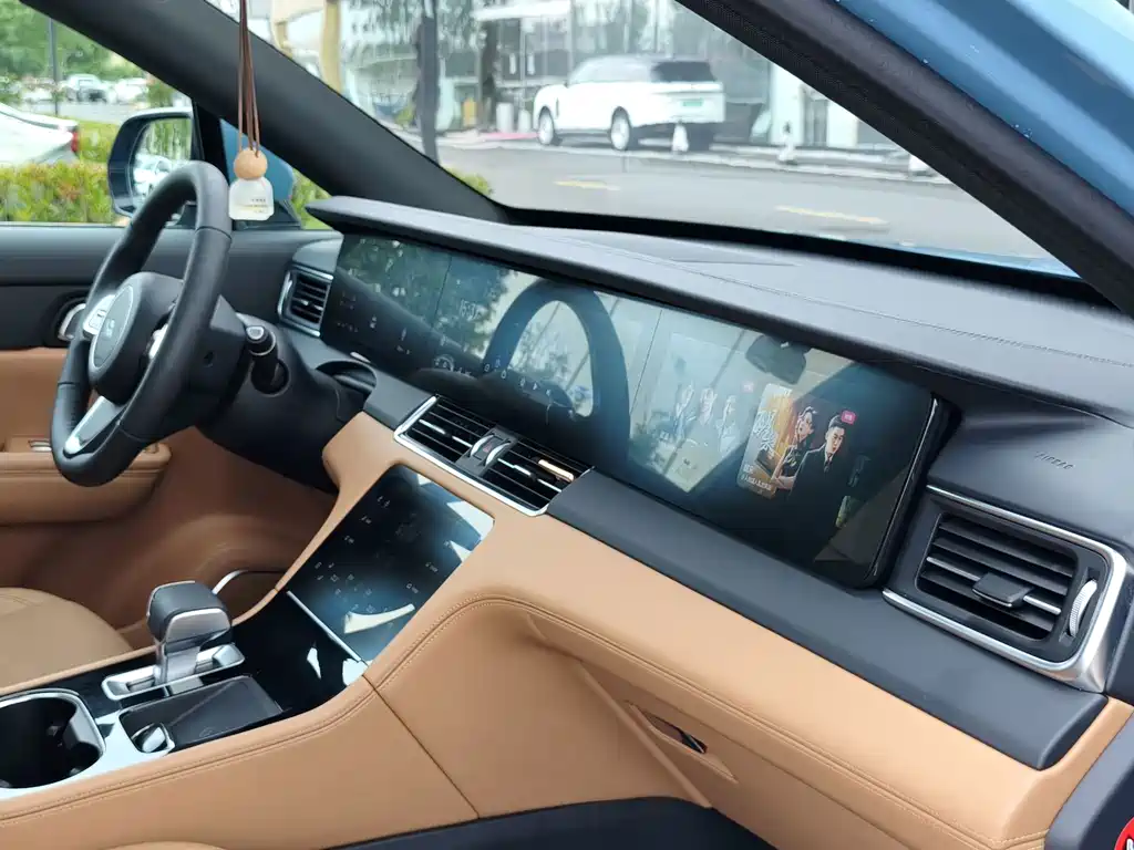 Li Auto Li ONE — миниатюра 10