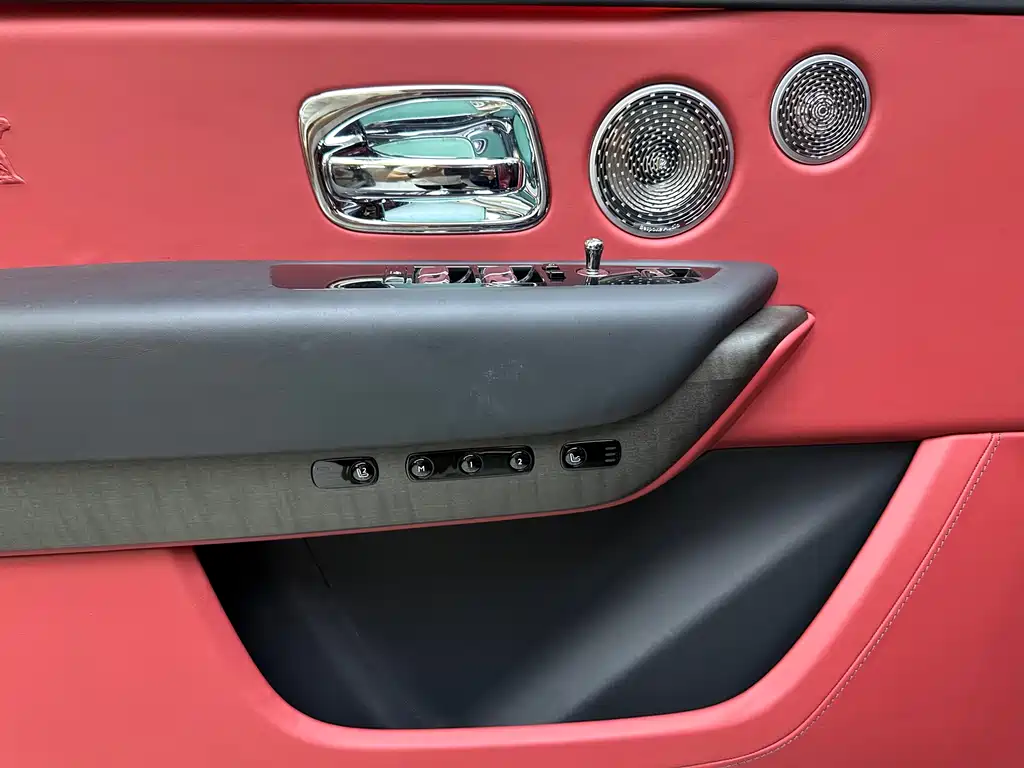 Rolls-Royce Cullinan — миниатюра 4