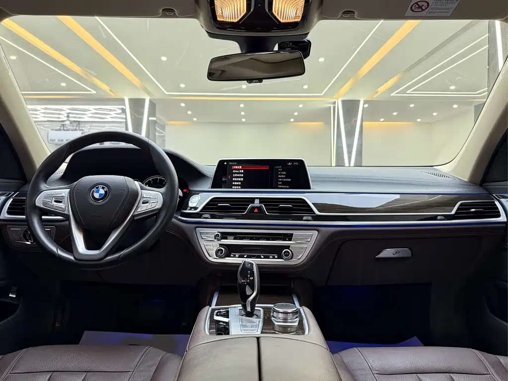 BMW 7 Series 7 2018 730Li Lead