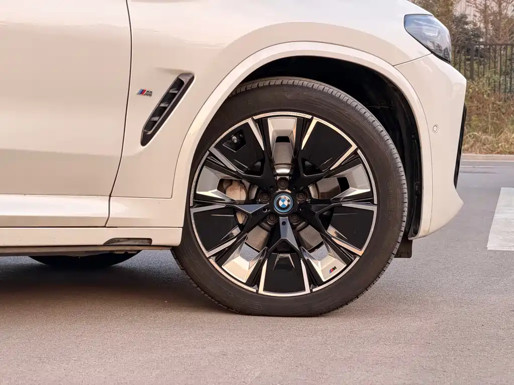 BMW iX3 — миниатюра 4