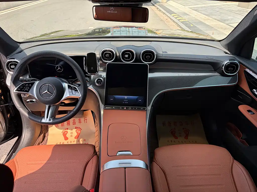 Mercedes-Benz GLC 2024 GLC 260 L 4MATIC 5 мест