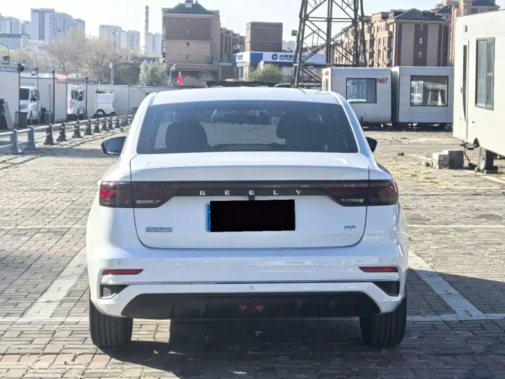 Geely Emgrand — миниатюра 8