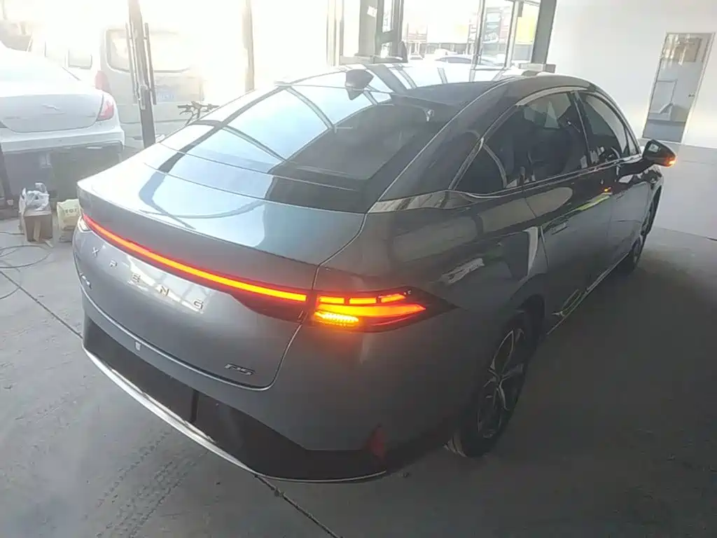 XPeng P5 — миниатюра 7