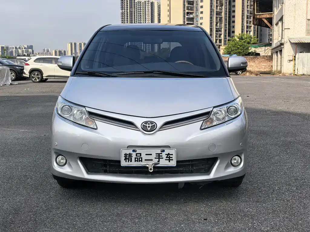 Toyota Previa — миниатюра 2