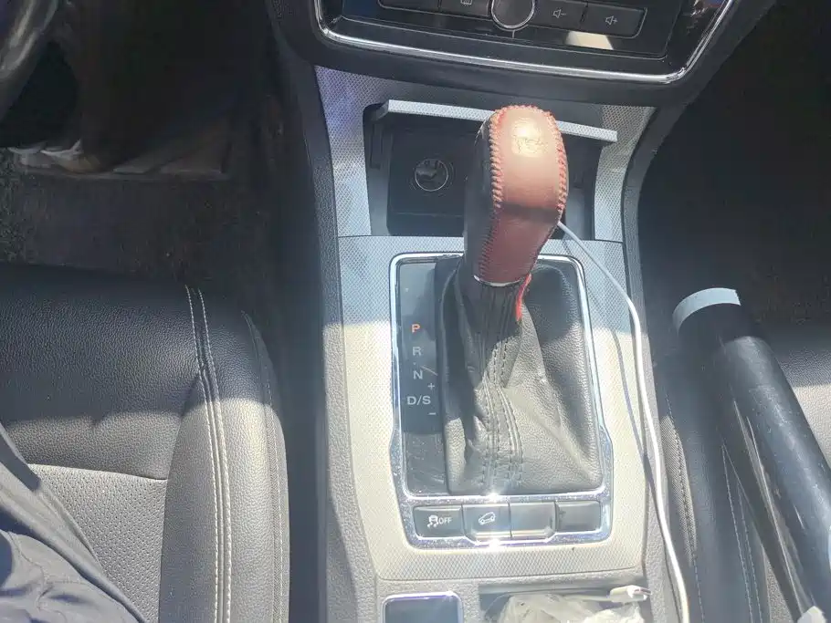 Roewe RX5 — миниатюра 16