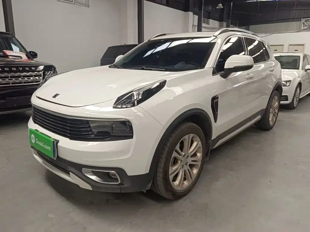 Lynk & Co 01