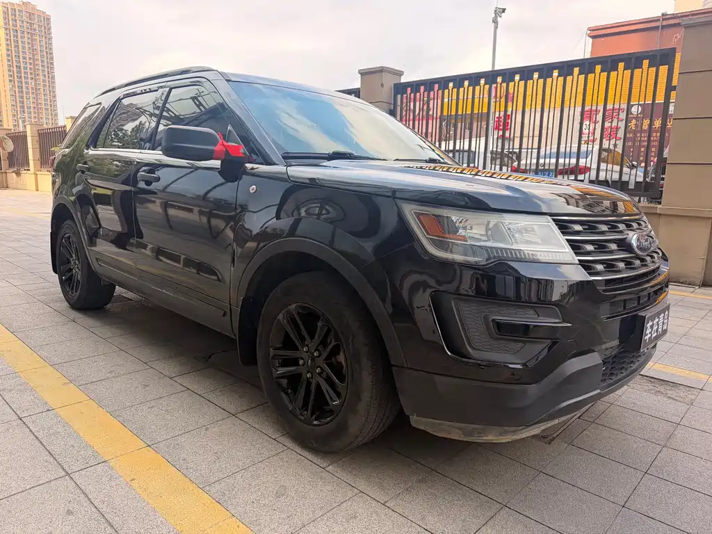 Ford Explorer (Import) — миниатюра 4