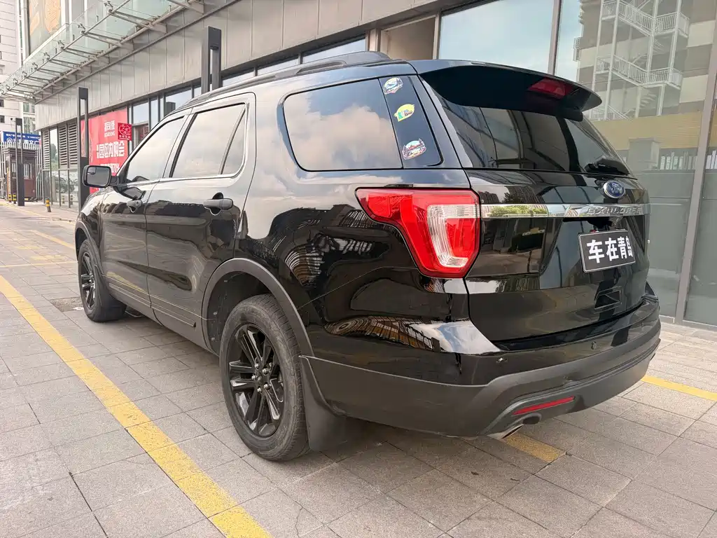 Ford Explorer (Import) — миниатюра 11