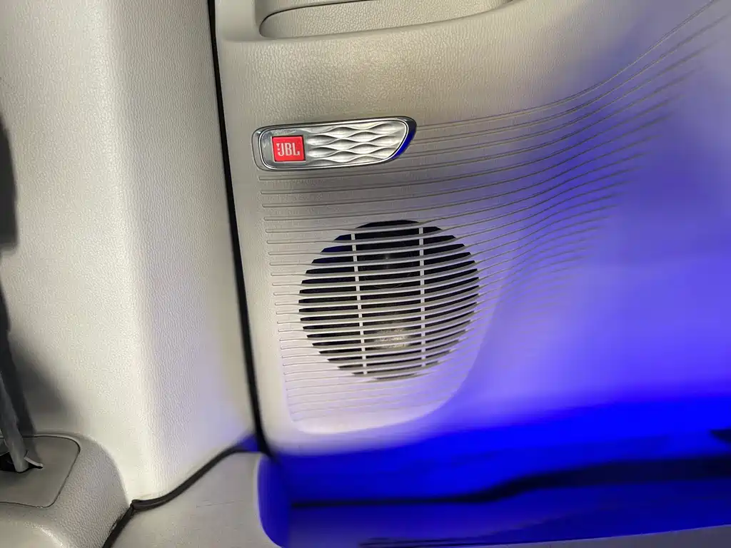 SAIC MAXUS EVERYONE 9