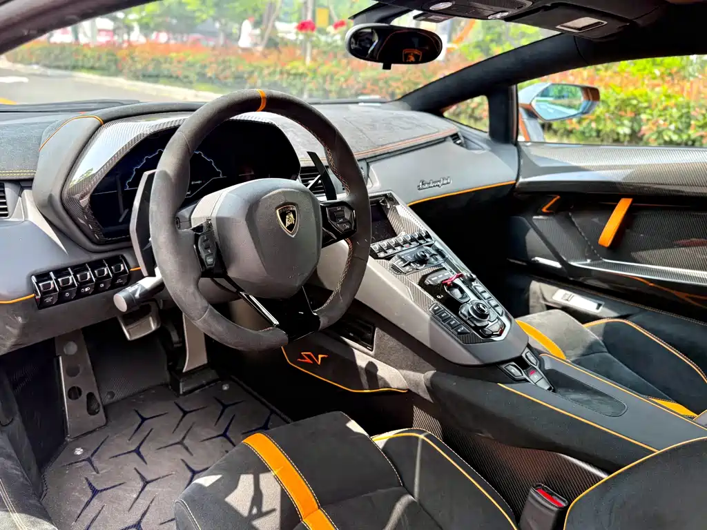 Lamborghini Aventador — миниатюра 4