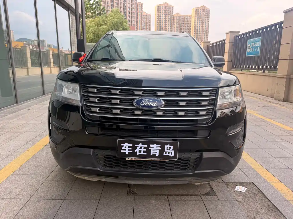 Ford Explorer (Import) — миниатюра 3