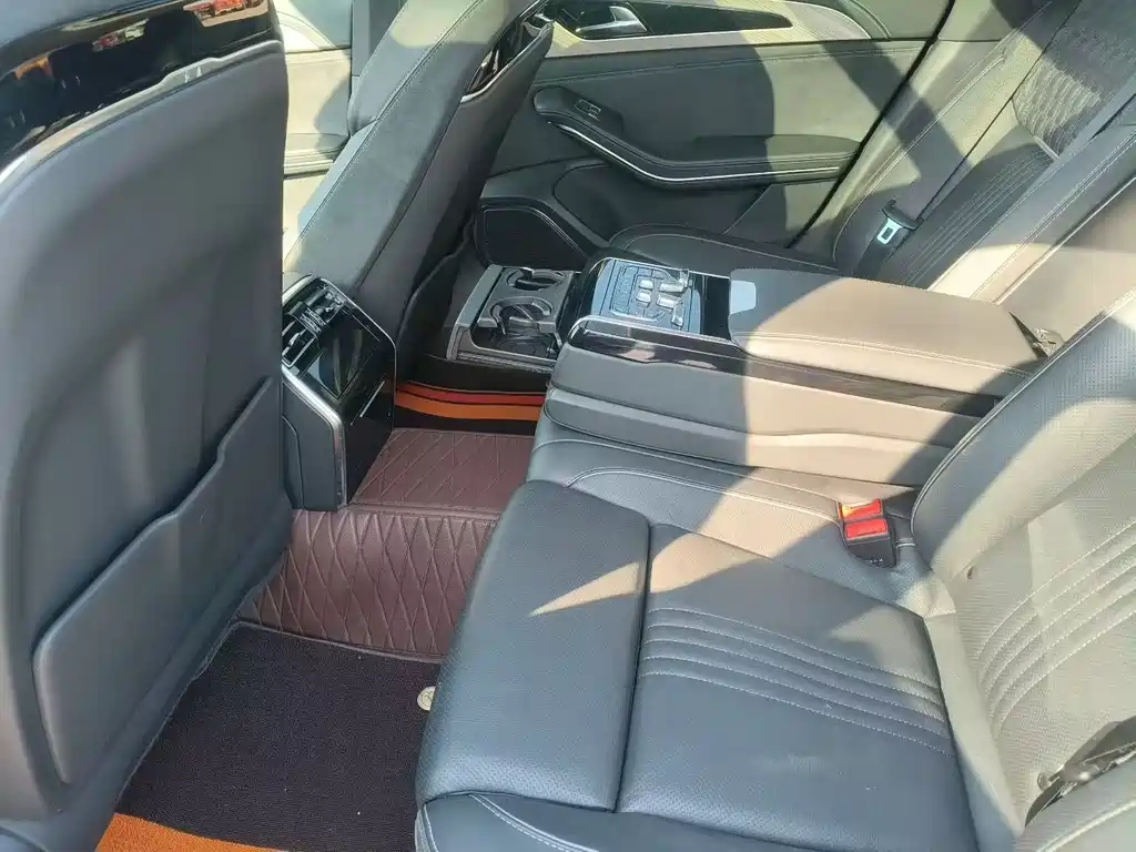 Hongqi H9 2022 2.0T