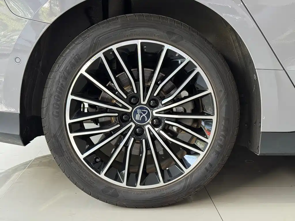 BYD Han — миниатюра 10