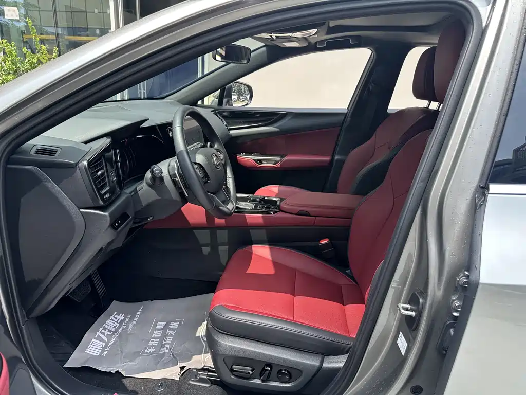 Lexus NX 2025 200 FUN