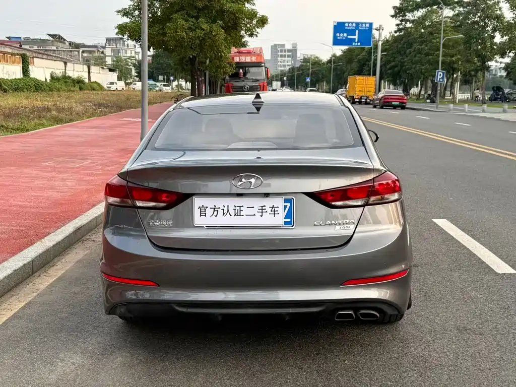 Hyundai Elantra — миниатюра 9