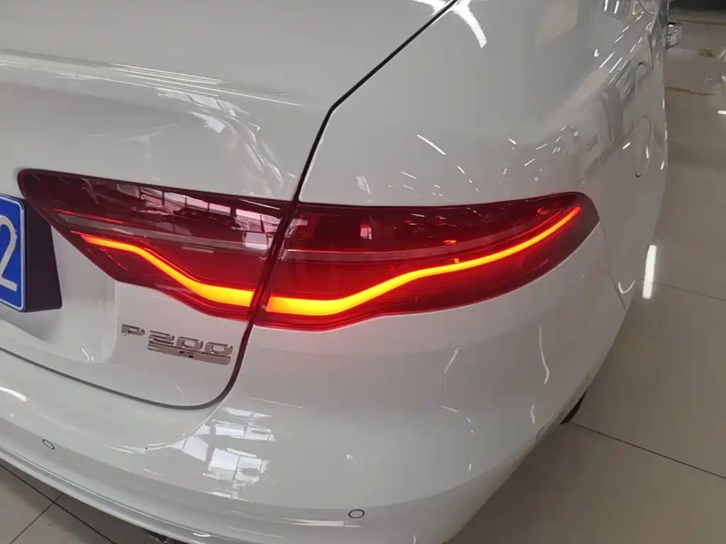 Jaguar XEL — миниатюра 8
